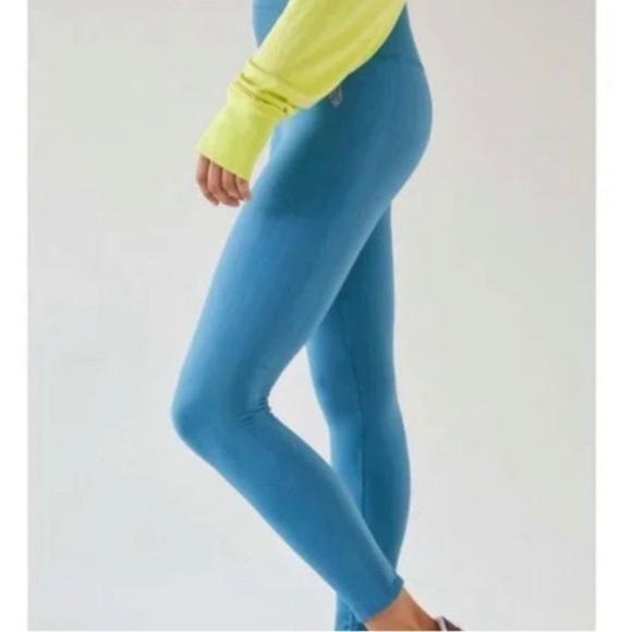 Free People Movement Textured Free Throw Legging in Coastline XL - Picture 4 of 11